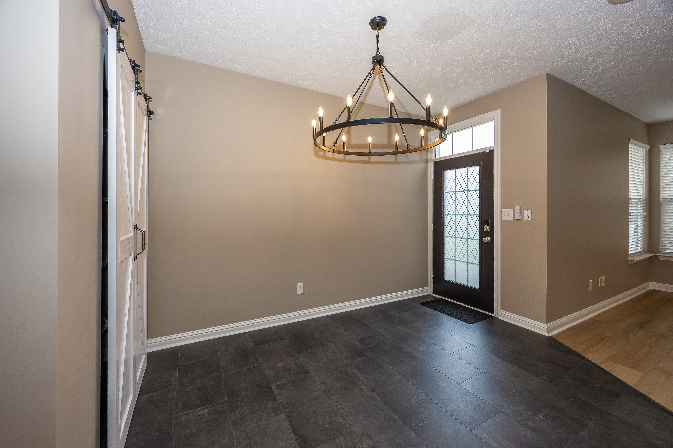 Breakfast Area before virtual staging