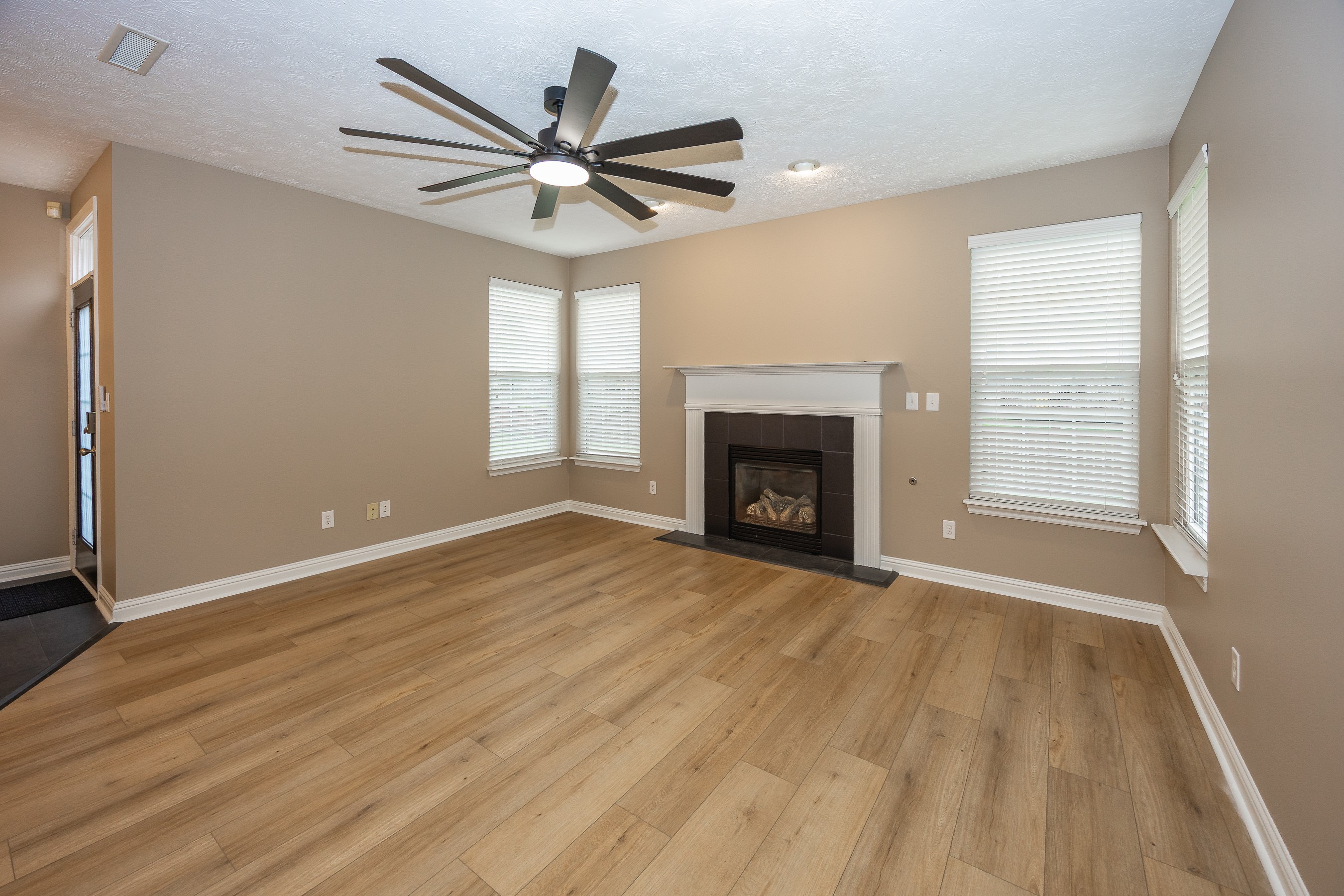 Great Room before virtual staging